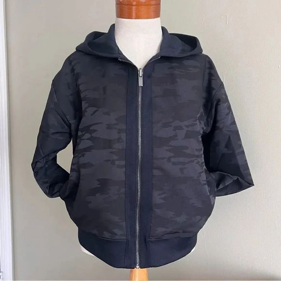 New Balance Determination Reversible Jacket Size Medium - Picture 12 of 14